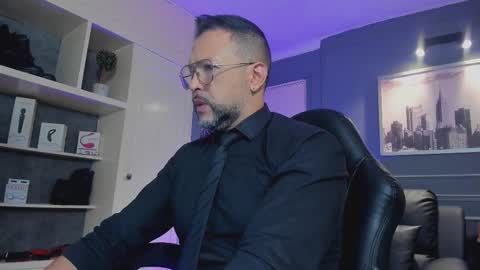 Snapshot of mrfrank_tattoo chatting on October 2025 11:11:01 AM MrFrank. online show from October 2025 11:11:01 AM