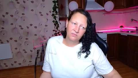 Snapshot of mrs___milf chatting on September 2025 05:42:01 AM mrs milf online show from September 2025 05:42:01 AM