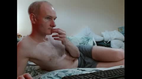 Snapshot of mrs_velvet_vixen_and_mr_stud chatting on November 2025 08:25:01 AM Mrs Velvet Vixen online show from November 2025 08:25:01 AM