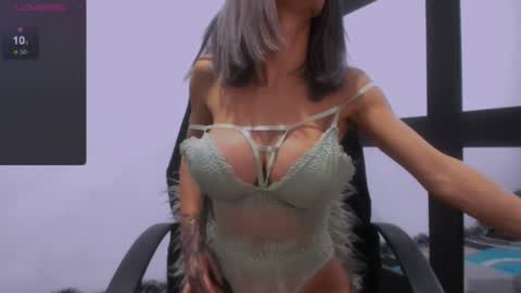 Snapshot of mrsemma chatting on December 2024 01:18:01 AM Ema online show from December 2024 01:18:01 AM