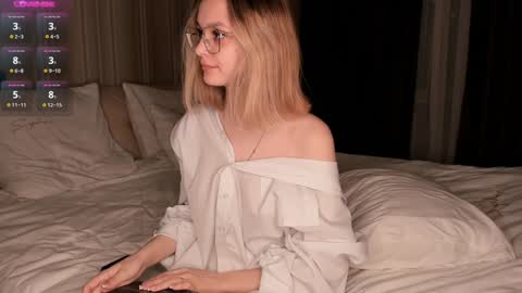 Elizabeth online show from December 2024 06:06:01 PM
