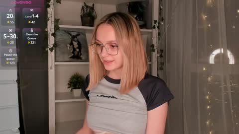 Elizabeth online show from January 2025 09:22:01 PM