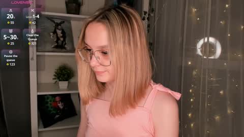 Elizabeth online show from February 2025 09:39:02 PM