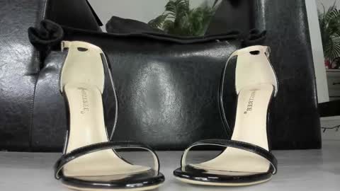 Snapshot of ms_enigma chatting on October 2025 04:04:02 PM Goddess. Miss. Lady. Queen. Madam Milady online show from October 2025 04:04:02 PM