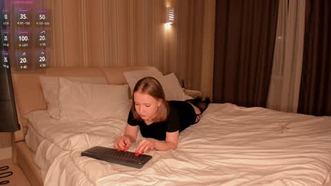 Eva 3 online show from December 2024 05:11:01 PM