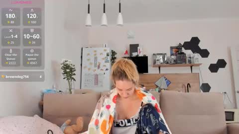 Ms ForYOU online show from October 2025 02:44:01 AM