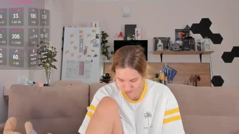 Ms ForYOU online show from October 2025 04:09:02 AM