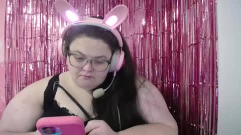 Snapshot of mscamirose15 chatting on October 2025 06:40:02 PM Ms. Cami Rose online show from October 2025 06:40:02 PM