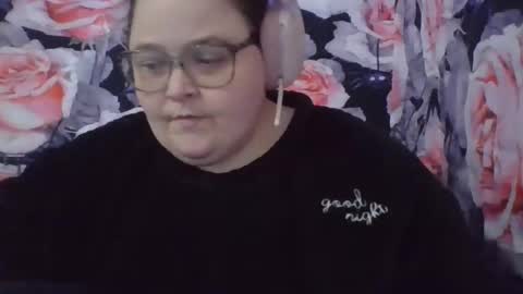 Snapshot of mscamirose15 chatting on November 2025 09:47:01 PM Ms. Cami Rose online show from November 2025 09:47:01 PM