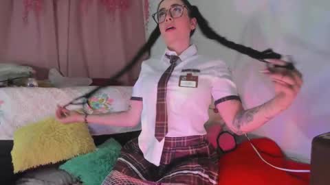 Snapshot of msschloee chatting on October 2025 10:43:02 PM Chloe new account online show from October 2025 10:43:02 PM