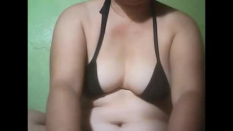 Snapshot of muffy_bunny chatting on January 2025 11:27:02 PM muffy_bunny online show from January 2025 11:27:02 PM