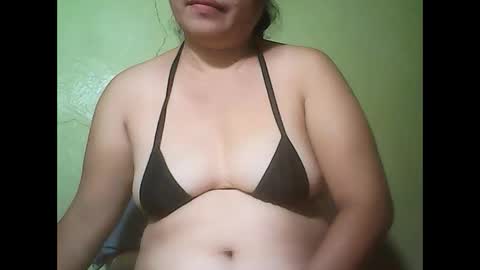Snapshot of muffy_bunny chatting on January 2025 07:02:02 PM muffy_bunny online show from January 2025 07:02:02 PM