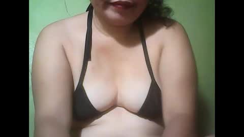 Snapshot of muffy_bunny chatting on January 2025 10:23:01 PM muffy_bunny online show from January 2025 10:23:01 PM