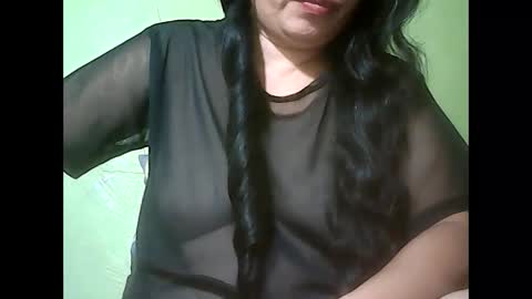Snapshot of muffy_bunny chatting on January 2025 08:13:02 PM muffy_bunny online show from January 2025 08:13:02 PM