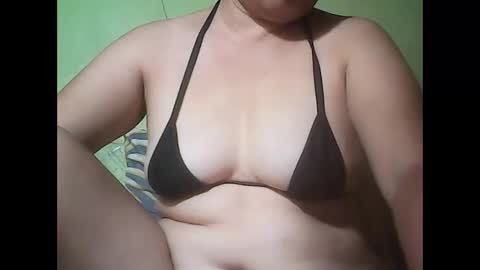 Snapshot of muffy_bunny chatting on February 2025 11:00:01 PM muffy_bunny online show from February 2025 11:00:01 PM