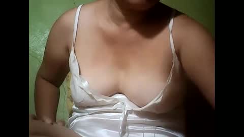 Snapshot of muffy_bunny chatting on February 2025 07:05:02 PM muffy_bunny online show from February 2025 07:05:02 PM