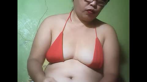 Snapshot of muffy_bunny chatting on February 2025 09:10:01 PM muffy_bunny online show from February 2025 09:10:01 PM