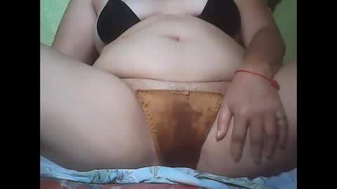 Snapshot of muffy_bunny chatting on February 2025 10:59:01 PM muffy_bunny online show from February 2025 10:59:01 PM
