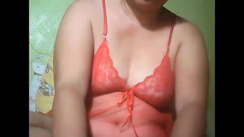 Snapshot of muffy_bunny chatting on March 2025 07:39:01 PM muffy_bunny online show from March 2025 07:39:01 PM