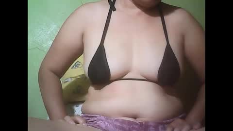 Snapshot of muffy_bunny chatting on March 2025 09:29:02 AM muffy_bunny online show from March 2025 09:29:02 AM