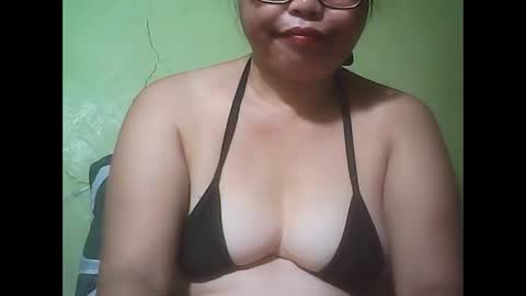 Snapshot of muffy_bunny chatting on September 2025 08:36:01 AM muffy_bunny online show from September 2025 08:36:01 AM