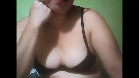 Snapshot of muffy_bunny chatting on September 2025 07:16:01 PM muffy_bunny online show from September 2025 07:16:01 PM
