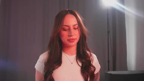 Snapshot of multifruiti chatting on October 2025 07:07:02 AM Kira online show from October 2025 07:07:02 AM