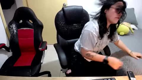 Dani and Alex online show from October 2025 10:49:01 AM