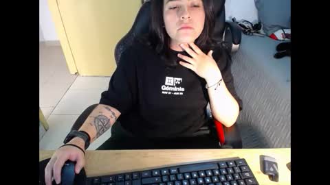 Dani and Alex online show from November 2025 12:38:01 PM