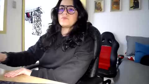 Dani and Alex online show from November 2025 03:23:02 PM