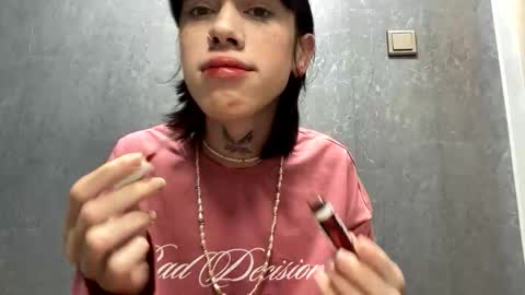 Snapshot of mun_poli chatting on November 2025 09:09:01 PM Polik online show from November 2025 09:09:01 PM