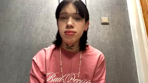 Snapshot of mun_poli chatting on November 2025 10:04:01 PM Polik online show from November 2025 10:04:01 PM