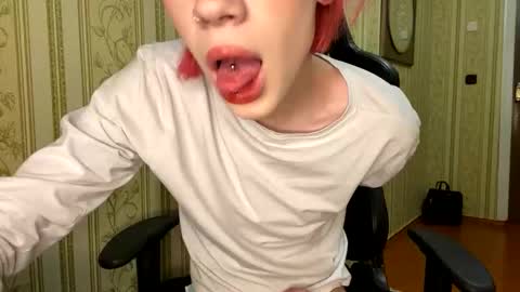 Snapshot of mun_poli chatting on December 2025 09:35:01 PM Polik online show from December 2025 09:35:01 PM