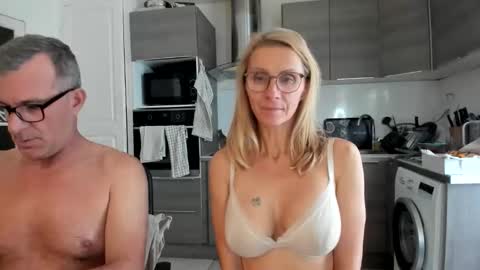 Snapshot of munishpunish chatting on November 2025 12:28:01 PM LOVELY JULIA Peter DAY online show from November 2025 12:28:01 PM