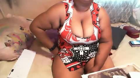 Snapshot of munniegalz1 chatting on November 2025 10:25:02 AM your angel online show from November 2025 10:25:02 AM