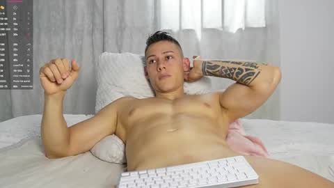 muscle_king_cum online show from October 2025 03:34:04 PM