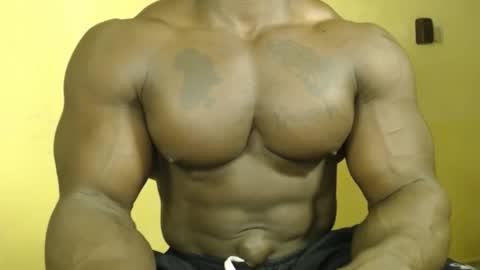 Snapshot of musclegodsammy23 chatting on October 2025 01:20:01 AM musclegod23 online show from October 2025 01:20:01 AM