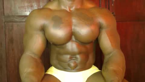 Snapshot of musclegodsammy23 chatting on October 2025 01:06:02 AM musclegod23 online show from October 2025 01:06:02 AM
