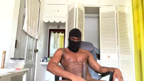 musclelover157797 online show from October 2025 02:48:01 PM