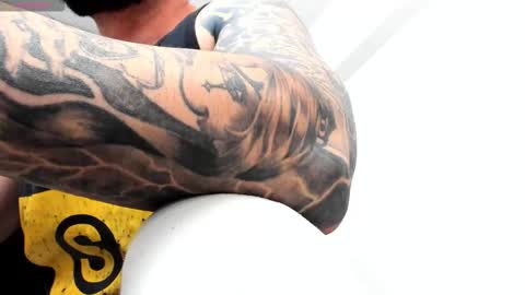 MuscleMonster31 online show from October 2025 06:57:01 AM