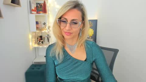 Diana online show from December 2024 11:39:02 AM