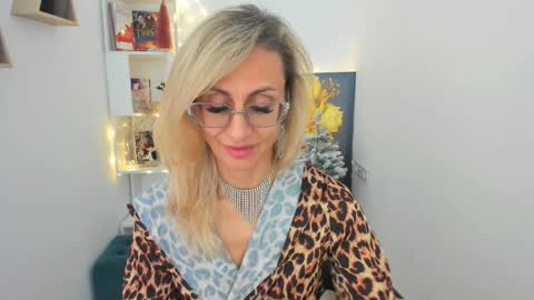 Diana online show from December 2024 02:42:02 PM