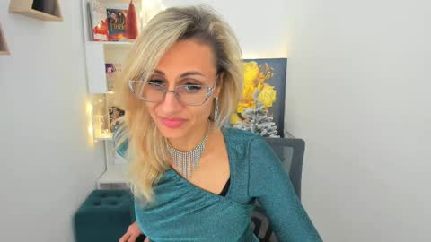 Diana online show from December 2024 05:47:02 PM