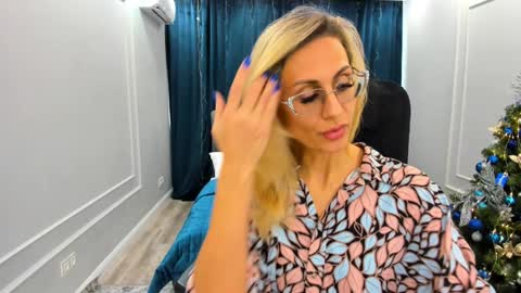 Diana online show from December 2024 11:23:02 AM