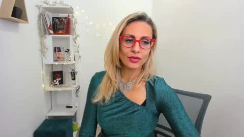 Diana online show from December 2024 02:38:01 PM