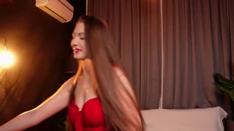 MuseSolis online show from February 2025 10:26:02 PM