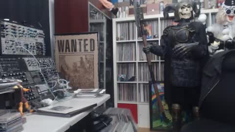 Snapshot of muziknerd chatting on March 2025 01:31:02 AM Muziknerd online show from March 2025 01:31:02 AM