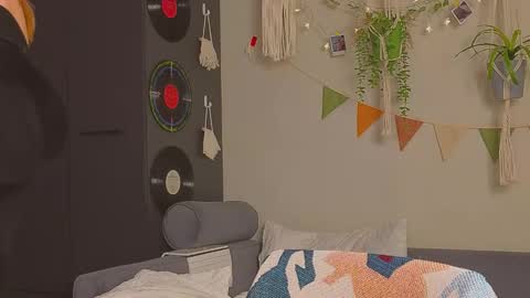  PARIS   online show from September 2025 10:25:01 PM