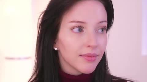 STELLA online show from November 2025 08:55:01 PM