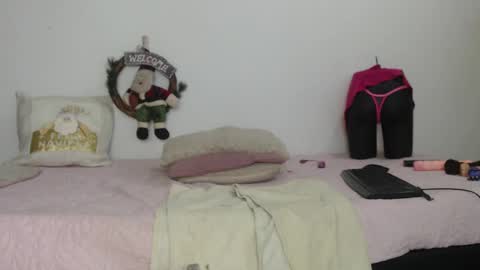 Mya latina online show from December 2024 04:26:01 PM